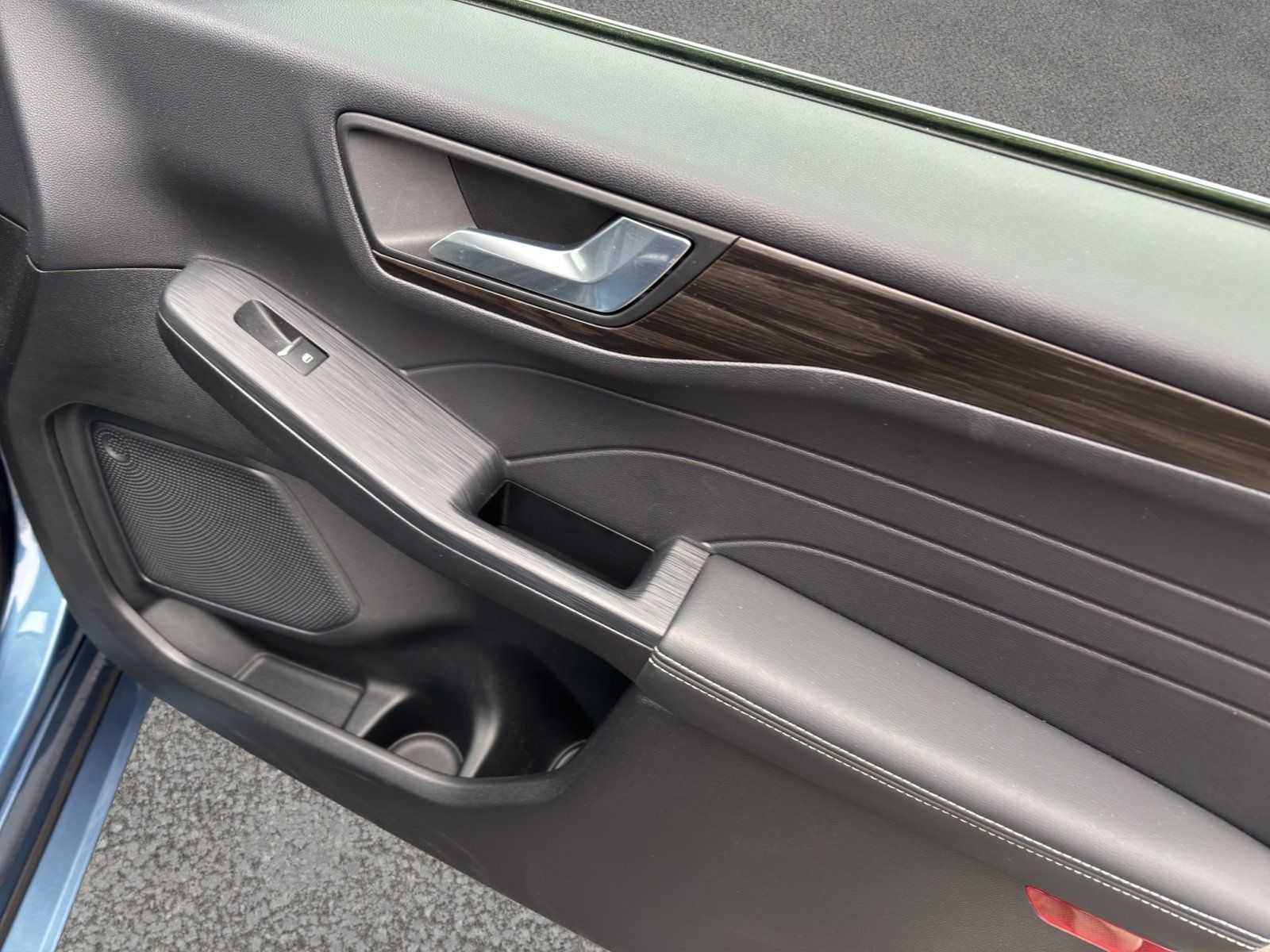 Fahrzeugabbildung Ford Kuga Plug-In Hybrid Vignale