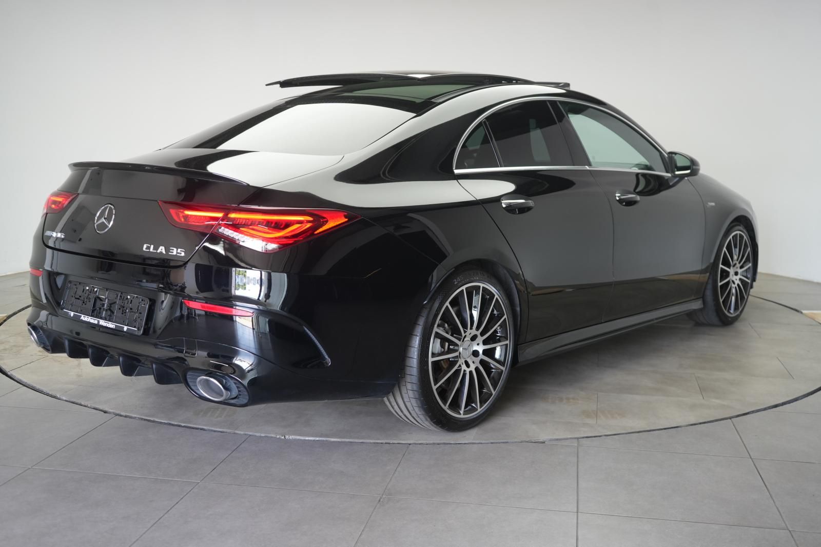 Mercedes-Benz CLA 35 AMG 4Matic Speedshift 7G-DCT Kamera Pano foto 4