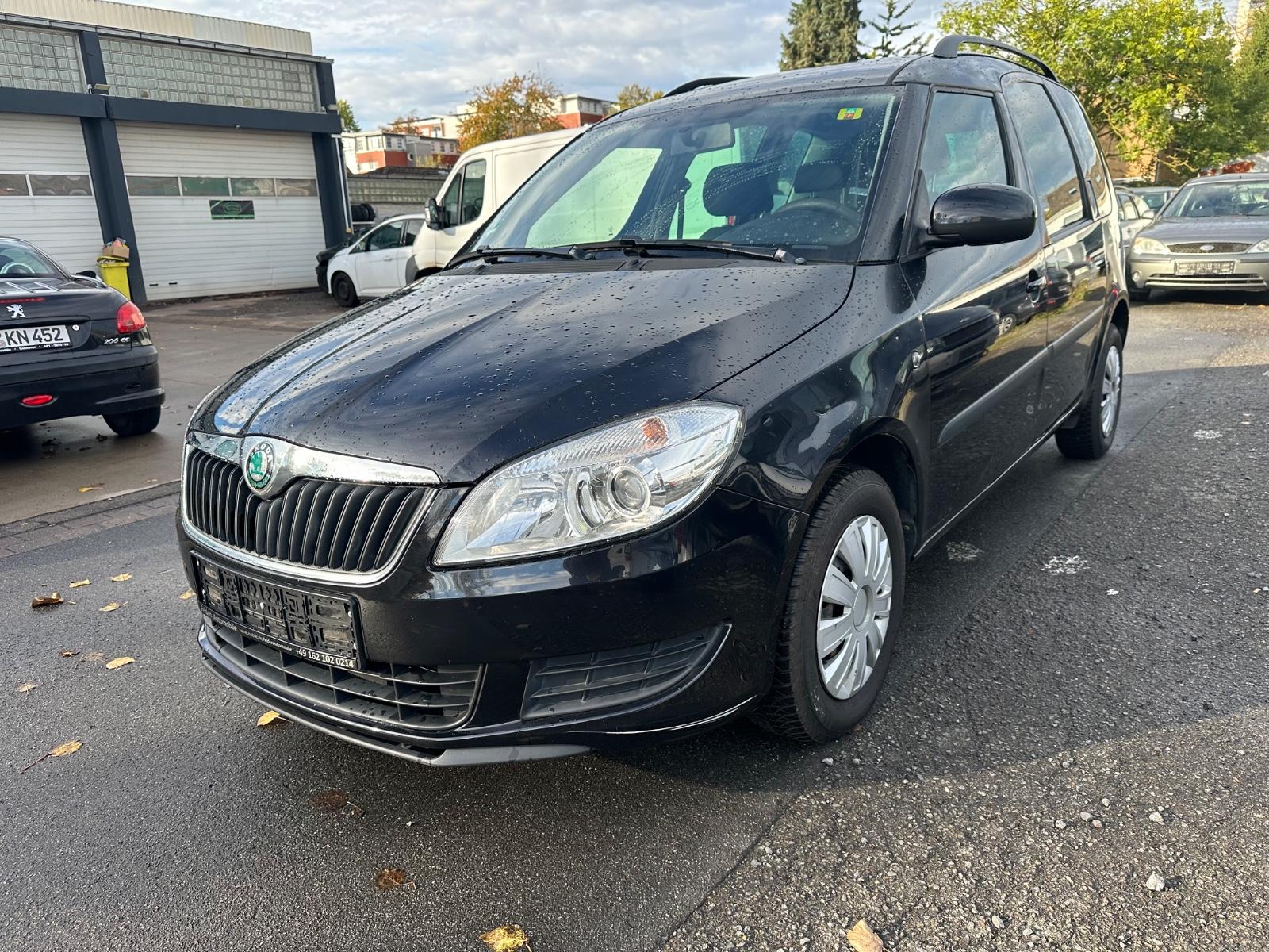 Skoda Roomster 2013 — rear view