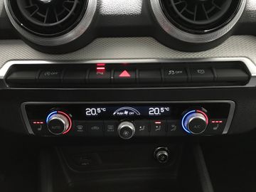 Audi Q2 35 1.5 TFSI DSG KAM LED NAV SHZ TEMP