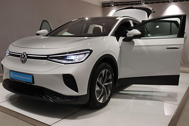 ID.4 Pure 125kW Pano Wärmpep. IQ-LIGHT ACC Ganzj