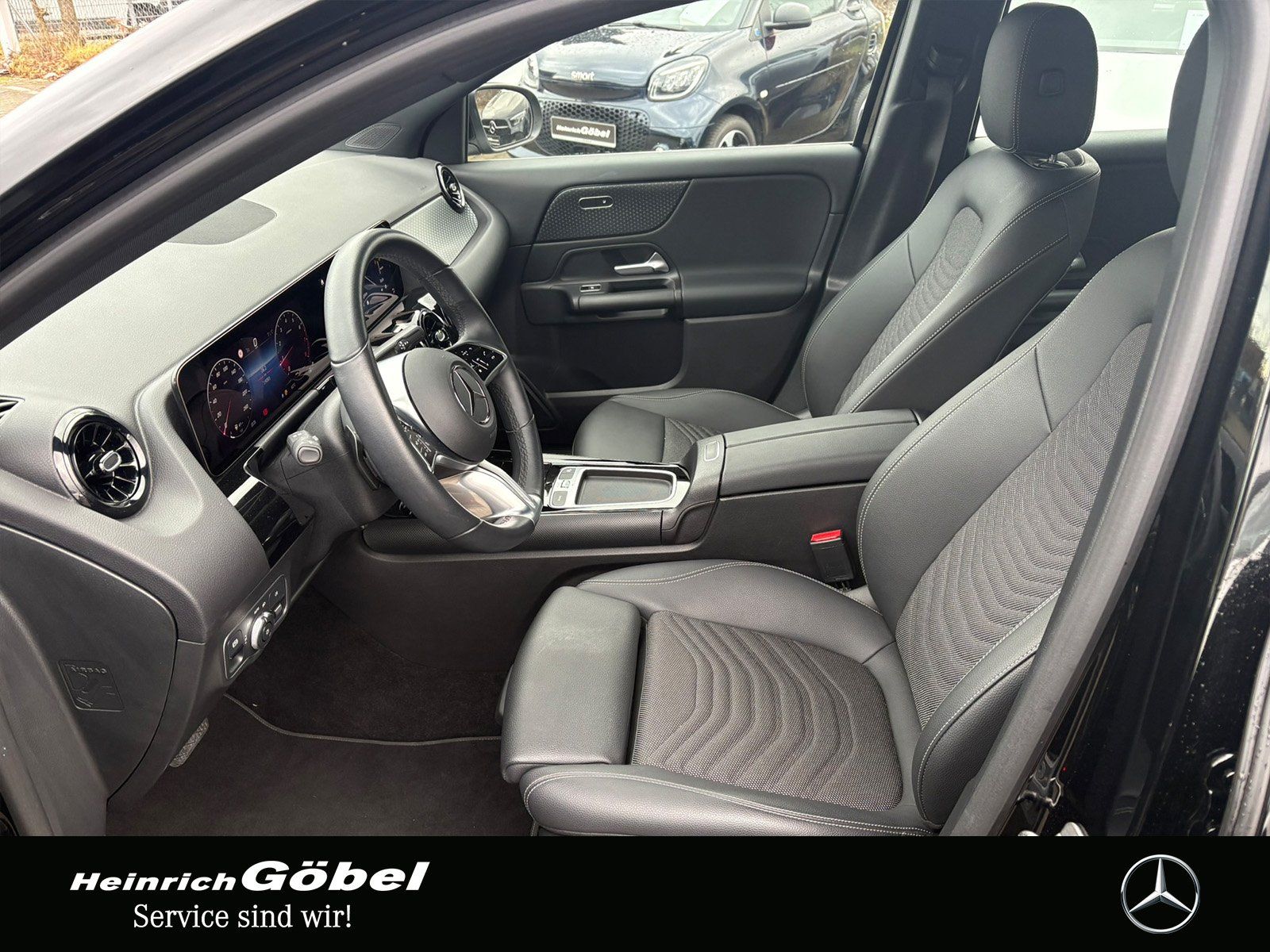 Fahrzeugabbildung Mercedes-Benz GLA 200 *KAMERA*LED*SITZHEIZUNG*SPURHALTEASSIST*