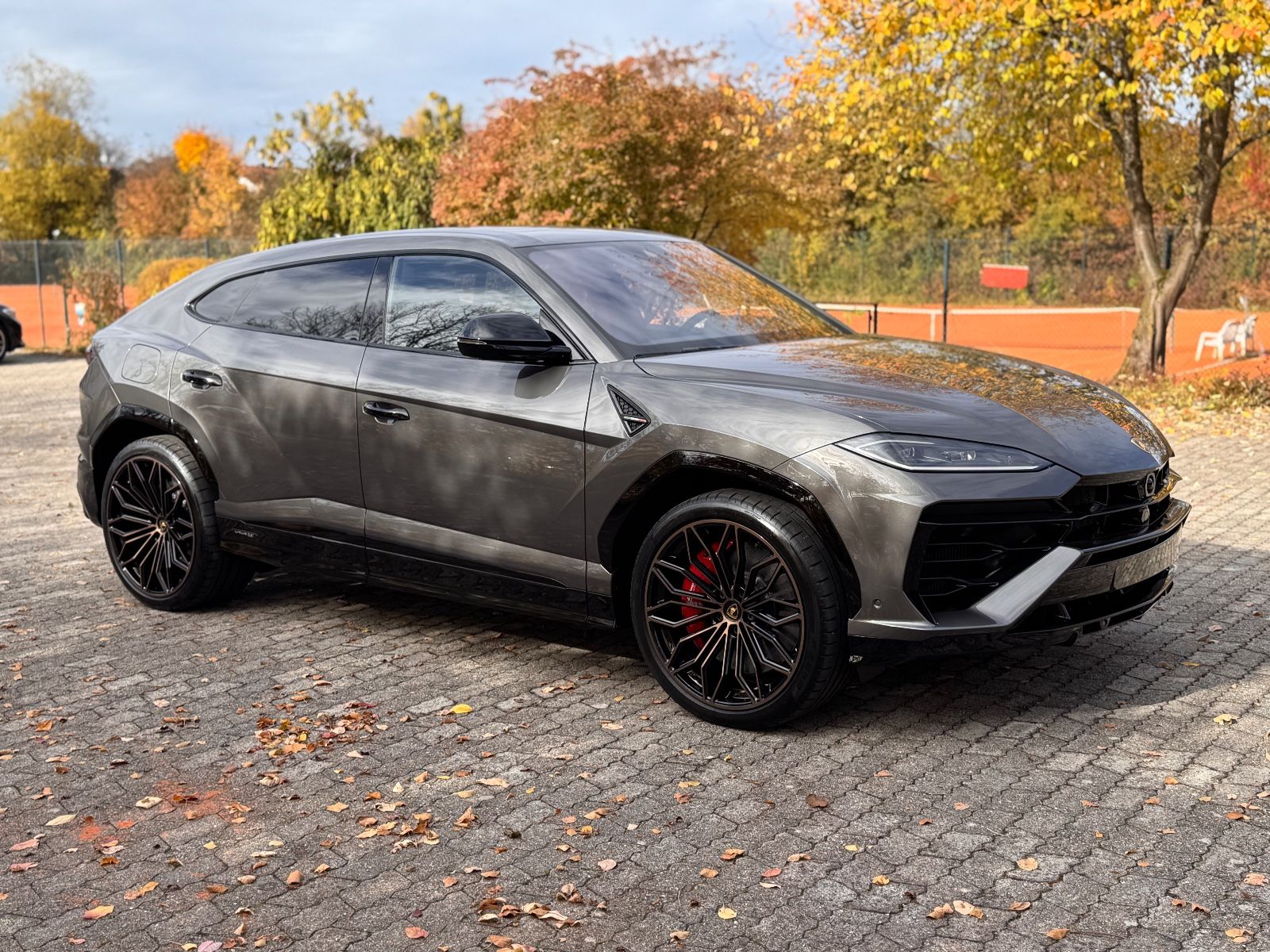 Fahrzeugabbildung Lamborghini URUS SE|BANG/OLUFSEN|PANO|MY25|BLANCO COC