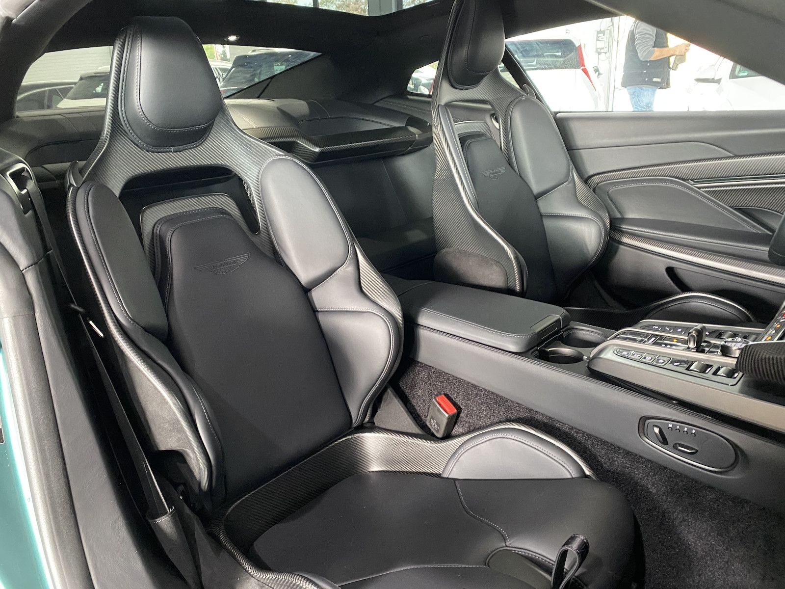 Fahrzeugabbildung Aston Martin Vanquish Q Satin/Carbon/Exhaust-Titan/UPE 50500,