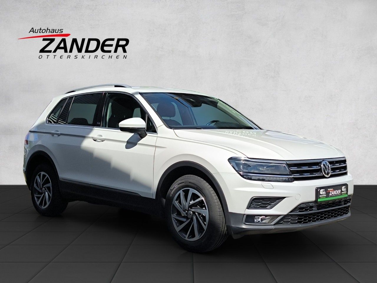 VW Tiguan Sound 4Motion AHK Navi - Bild 9