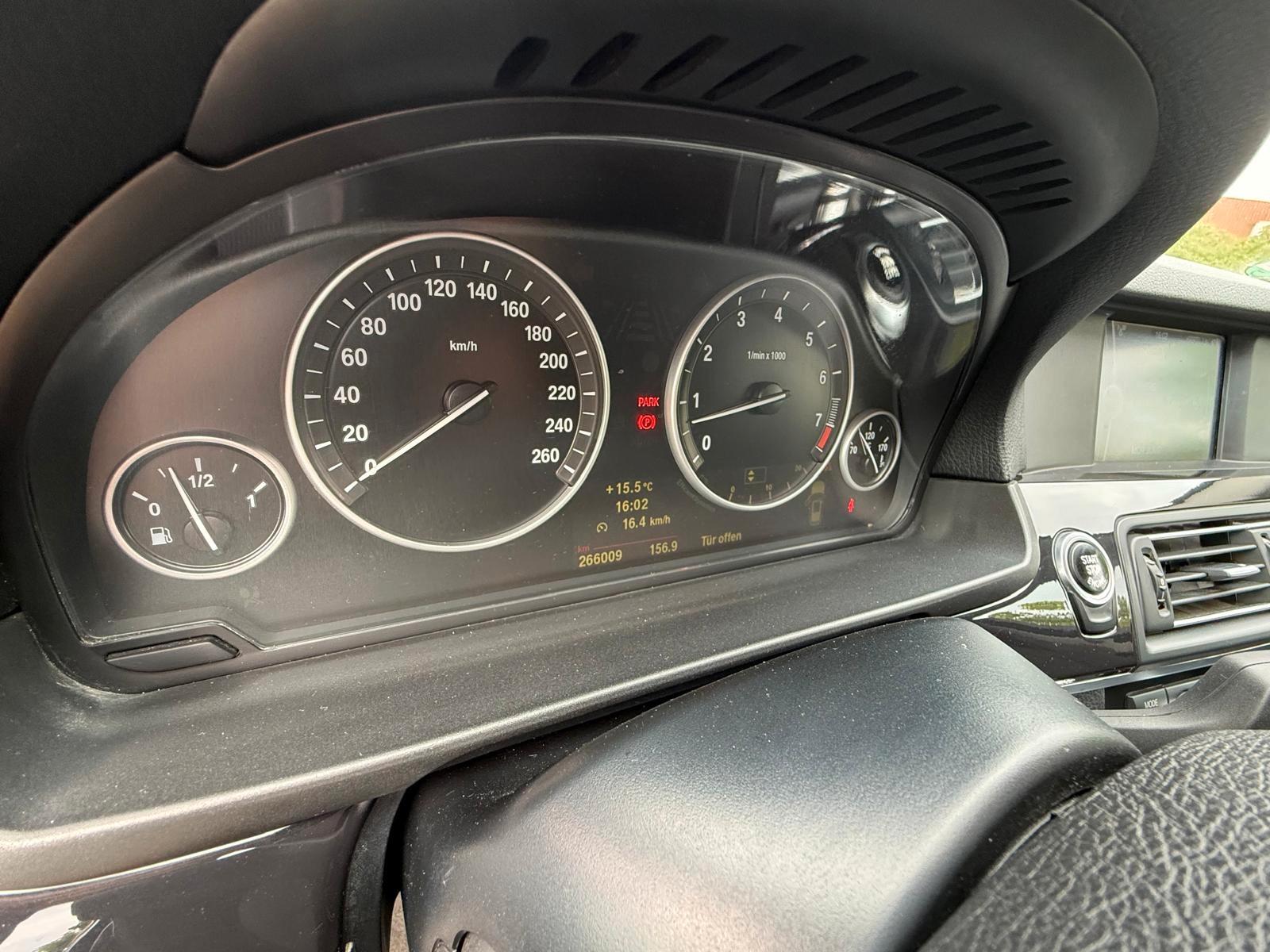 BMW 530 2011 — photo 10