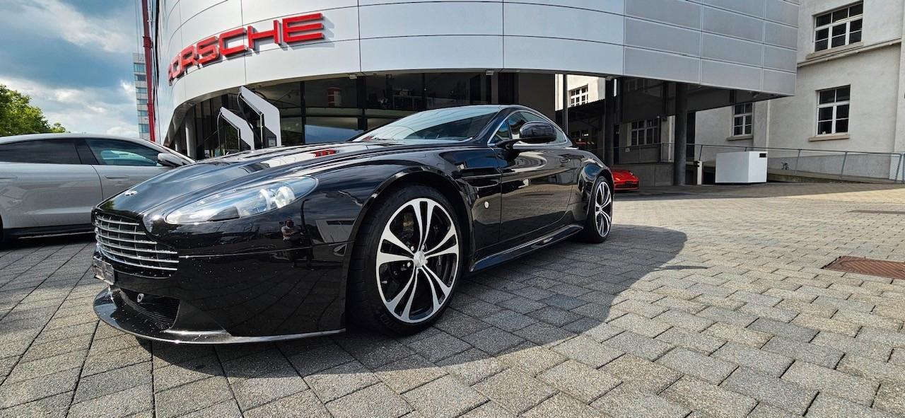 Aston Martin V12 Vantage Schalensitz Carbon Black*Manual*MwSt