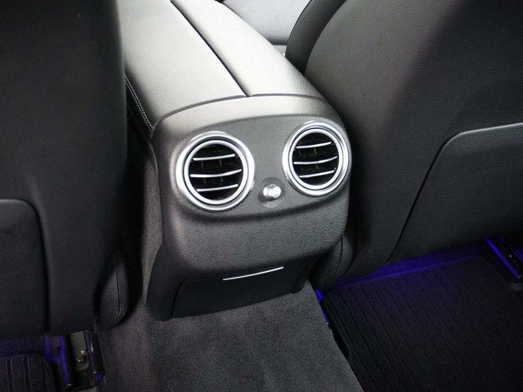 Mercedes-Benz E 350 e Avantgarde AHK Widescreen Sfeer verlicht