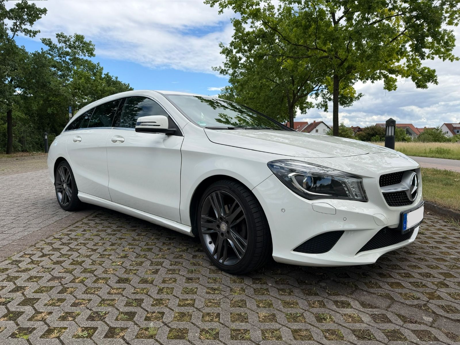 MERCEDES-BENZ CLA 180 Shooting Brake - Navi Teilleder Sitzheiz