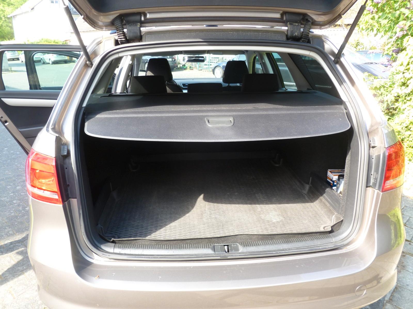 Volkswagen Passat 2011 — photo 8