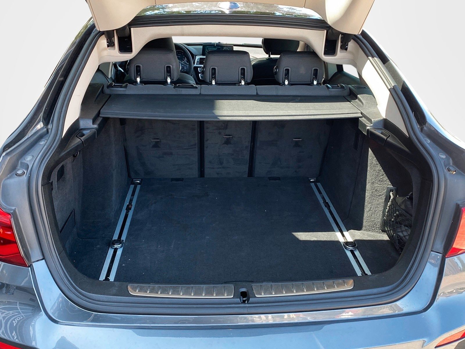 Fahrzeugabbildung BMW 330d Gran Turismo xDrive Advantage