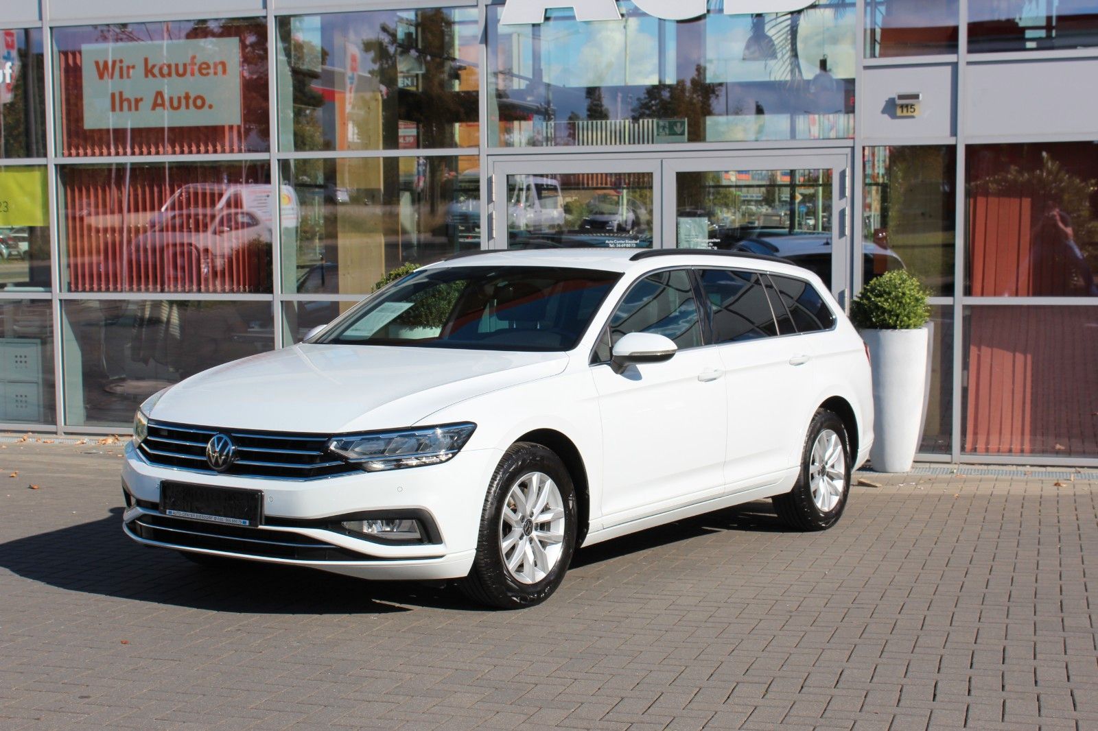 Volkswagen Passat Var. 2.0 TDI DSG LED ACC Stdhzg AHK RFK imagem 2