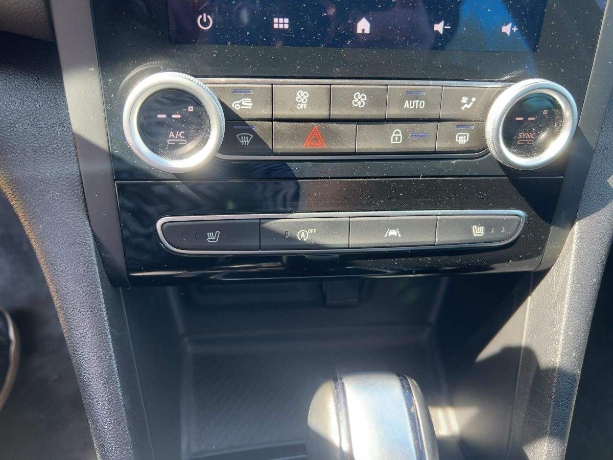 Fahrzeugabbildung Renault Megane Grandtour INTENS TCe 140 EDC SKZ LKHZ