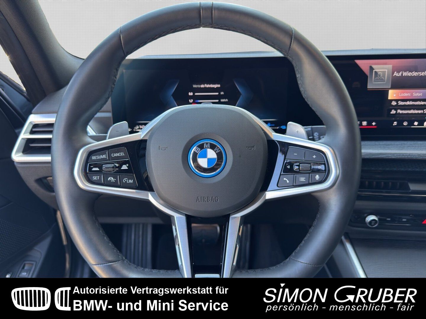 Fahrzeugabbildung BMW 330e Touring M Sport Live Prof Innovation HUD