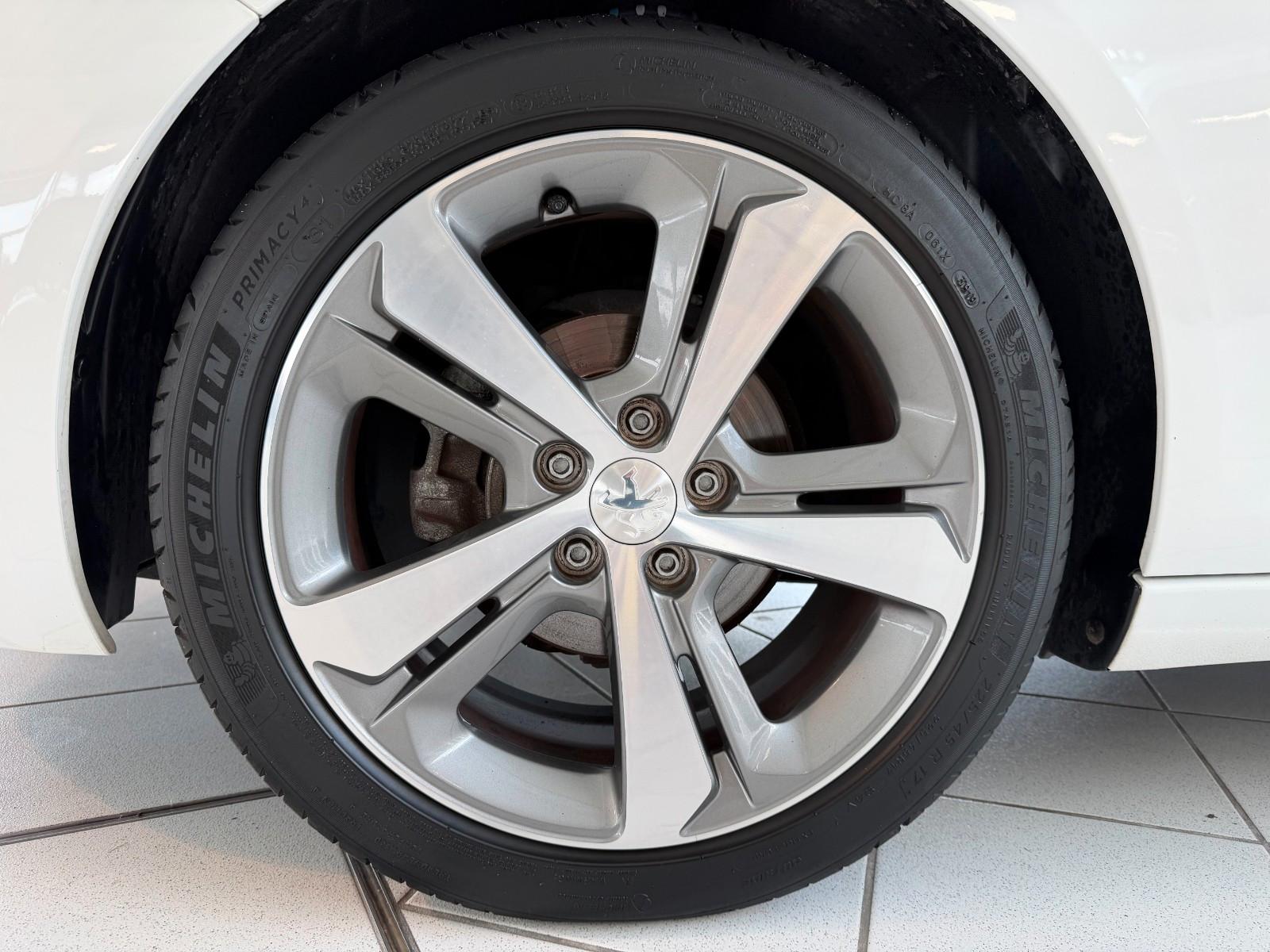 Peugeot 308 Style 1.2 Kamera Panorama Sitzheizung