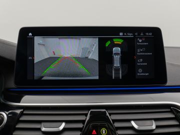 Fahrzeugabbildung BMW 530d xDr Tour AHK  Pano ACC HUD Komfortsitz