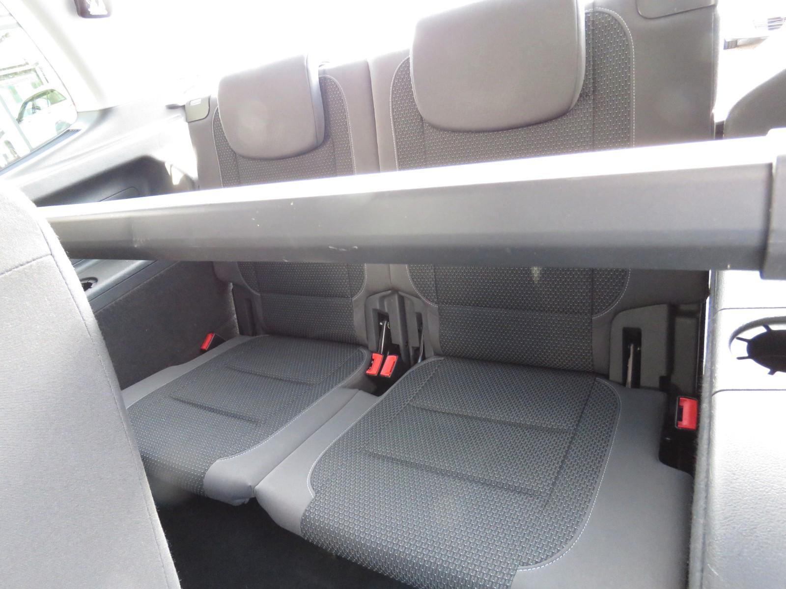 Volkswagen Touran Comfortline / AUTOMATIK / 7 SITZER