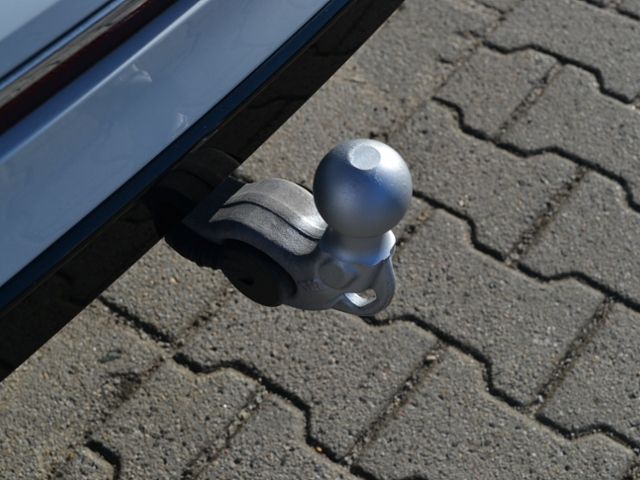 Tiguan 2.0 TDI DSG R-Line AHK/MATRIX/19-ZOLL/NAV