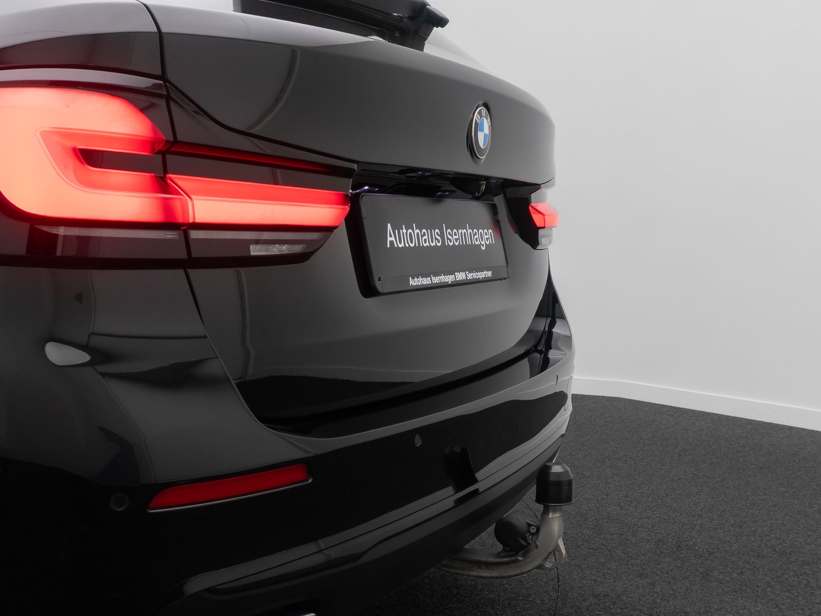 Fahrzeugabbildung BMW 530d xD ACC HUD DAB Kamera AHK Alarm H/K Sport
