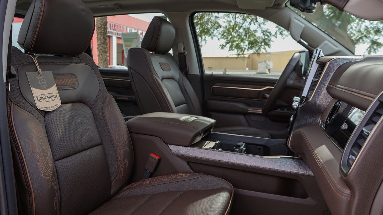 Fahrzeugabbildung Dodge RAM LIMITED LONGHOR Full Options T1: 70.000 EURO