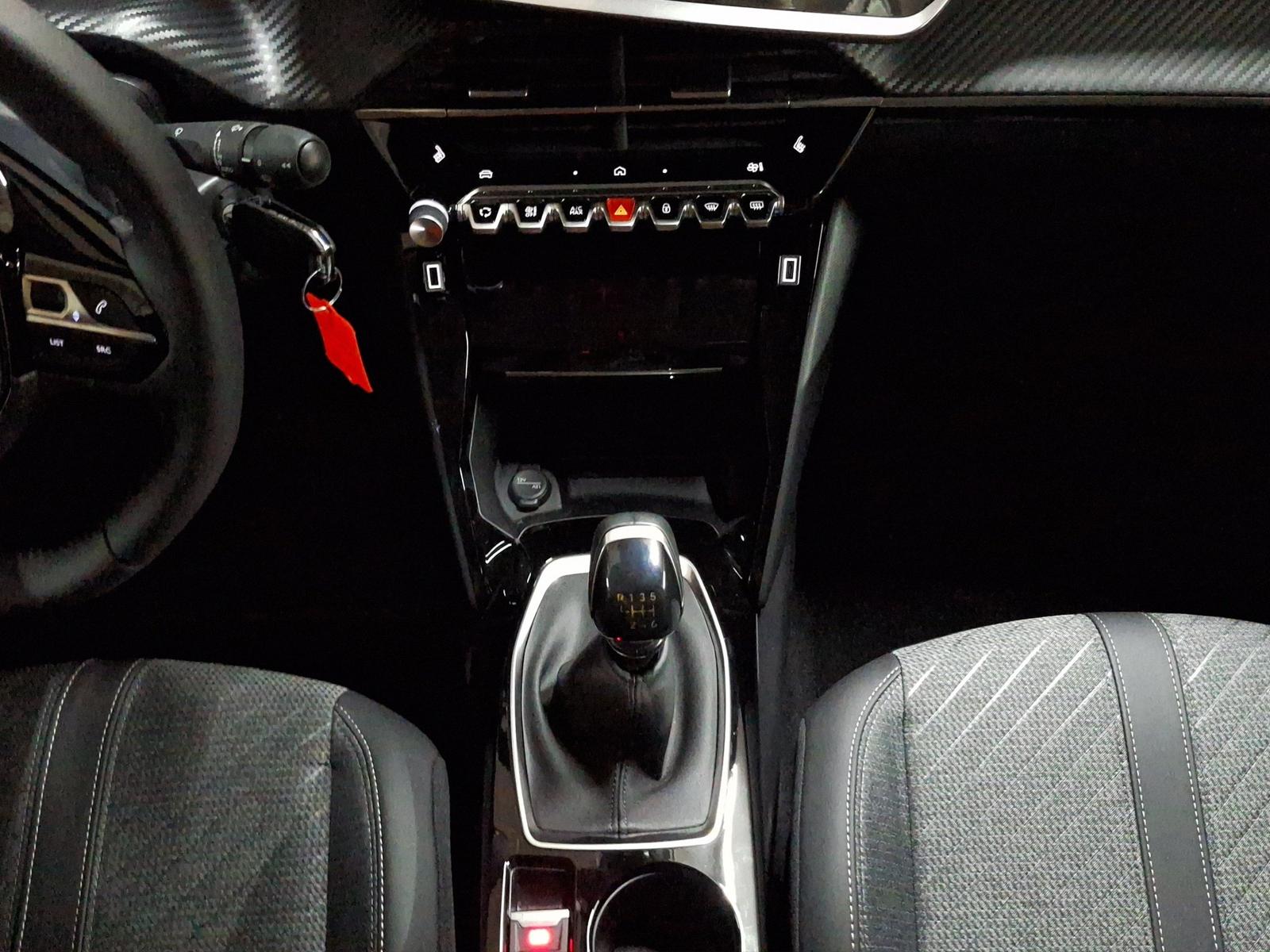 Peugeot 208 1.2 Turbo 100 Allure LED+Navi+SHZ+360+Kam.