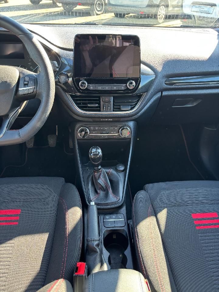 Fahrzeugabbildung Ford Fiesta ST-Line