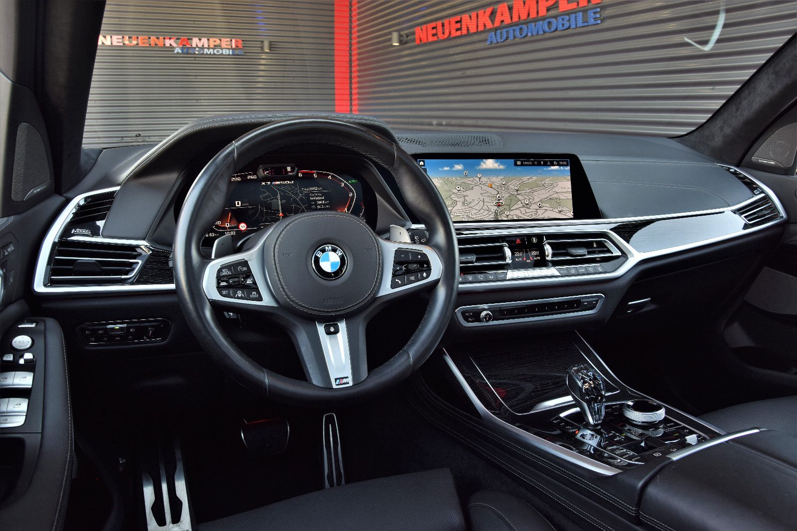Fahrzeugabbildung BMW X7 M50d xDrive SkyLounge 7Sitze Sitzlüft AHK 22"