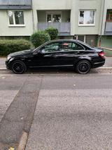 Mercedes-Benz 220 TÜV bis 10/27 - Mercedes-Benz 220 aus 2009