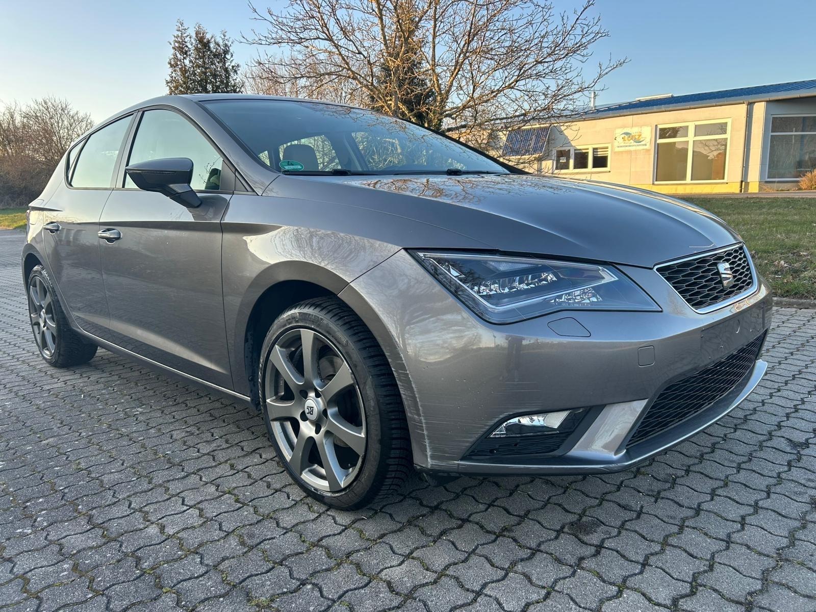 Seat Leon Style*Navi*Led*Leder*Pano