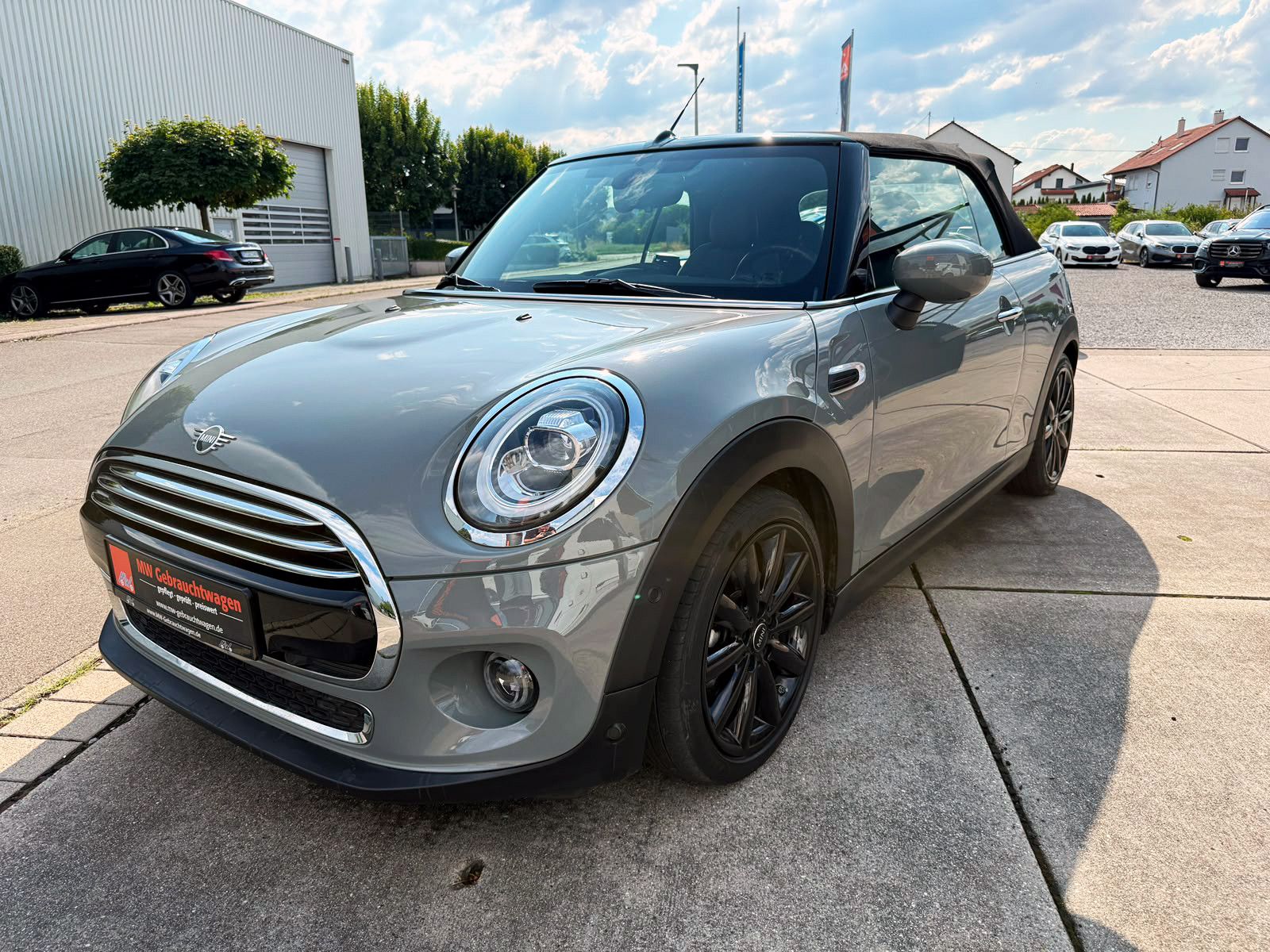 Fahrzeugabbildung MINI Cooper Cabrio Steptr. PDC KAM NAV LED TEMP SHZ