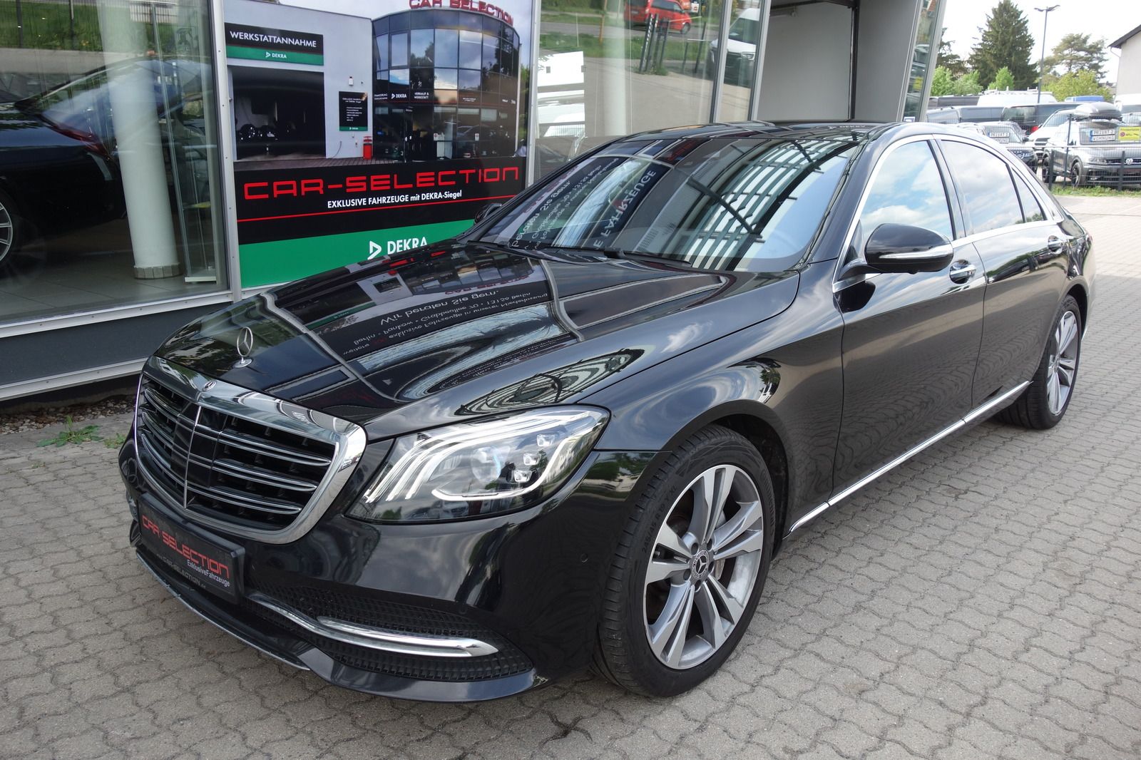 MERCEDES-BENZ S 350 d 4Mat Lang Chauffeur PANO/REAR/BURM/NACHT