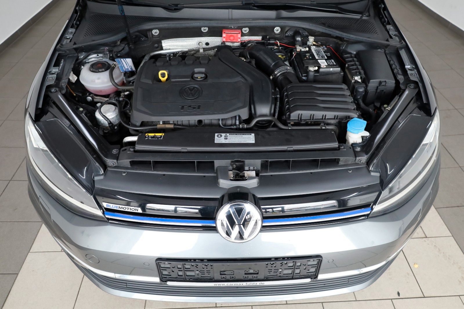 Fahrzeugabbildung Volkswagen Golf VII Lim. IQ.DRIVE BM Navi,SH,ACC,ParkAssist