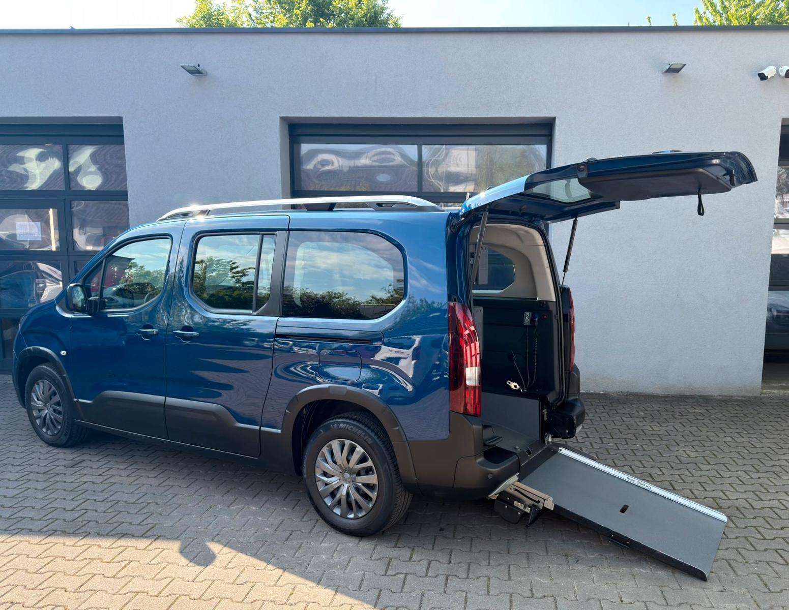 Peugeot Rifter Automatik Behindertengerecht Rollstuhl