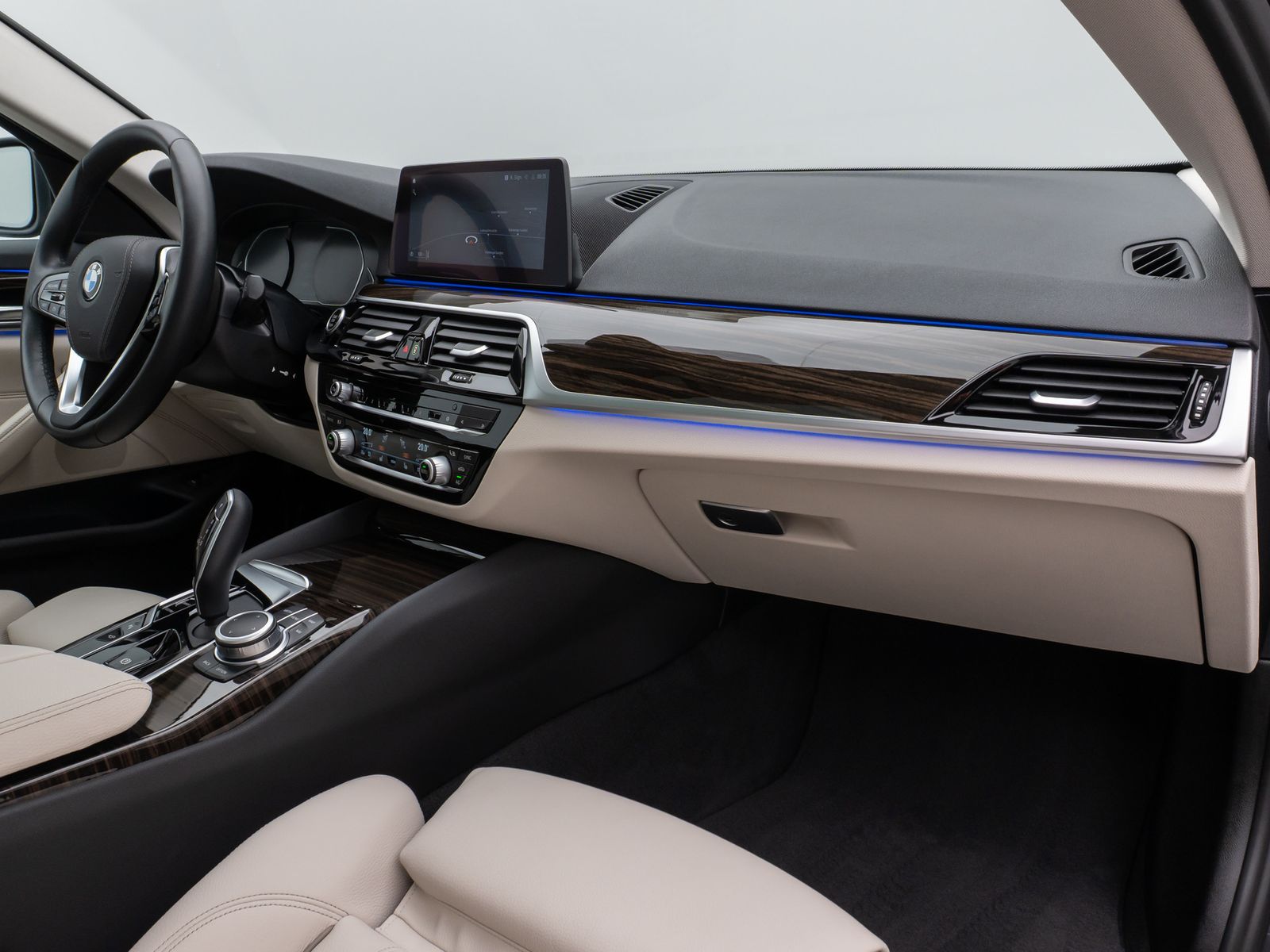 Fahrzeugabbildung BMW 540i xD Panorama 360°DAB Fernlichtassist Sport