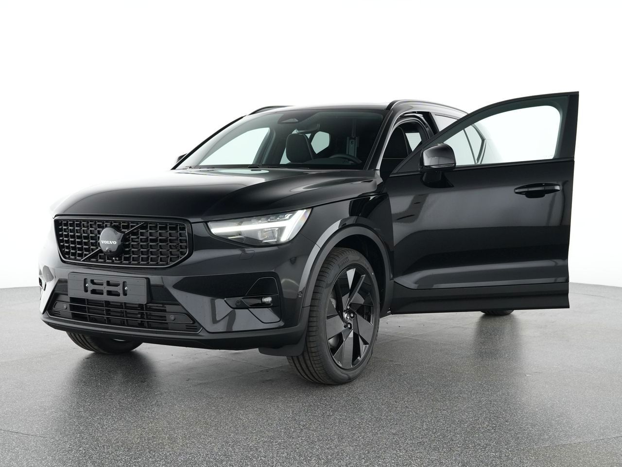 Fahrzeugabbildung Volvo XC40 Plus Black Edition 2WD