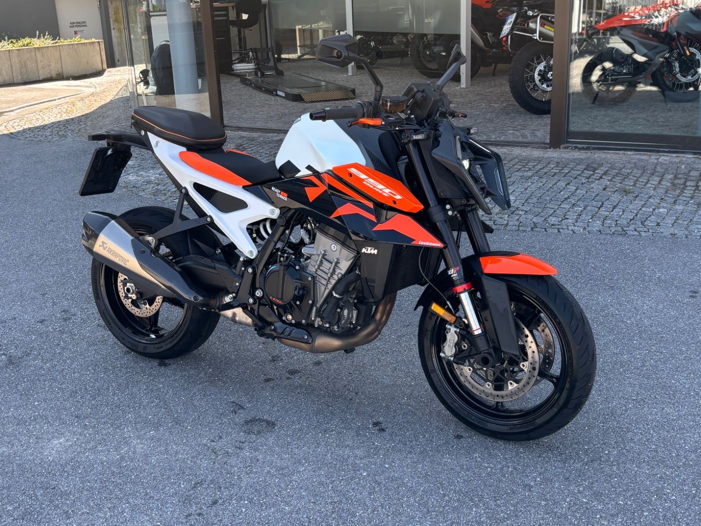 Fahrzeugabbildung KTM 990 Duke Modell 2026