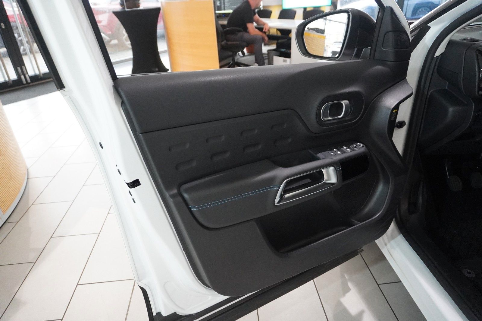 Fahrzeugabbildung Citroën C5 Aircross 1.2T FEEL PACK NAVI/LED/KAMERA/VIRT.