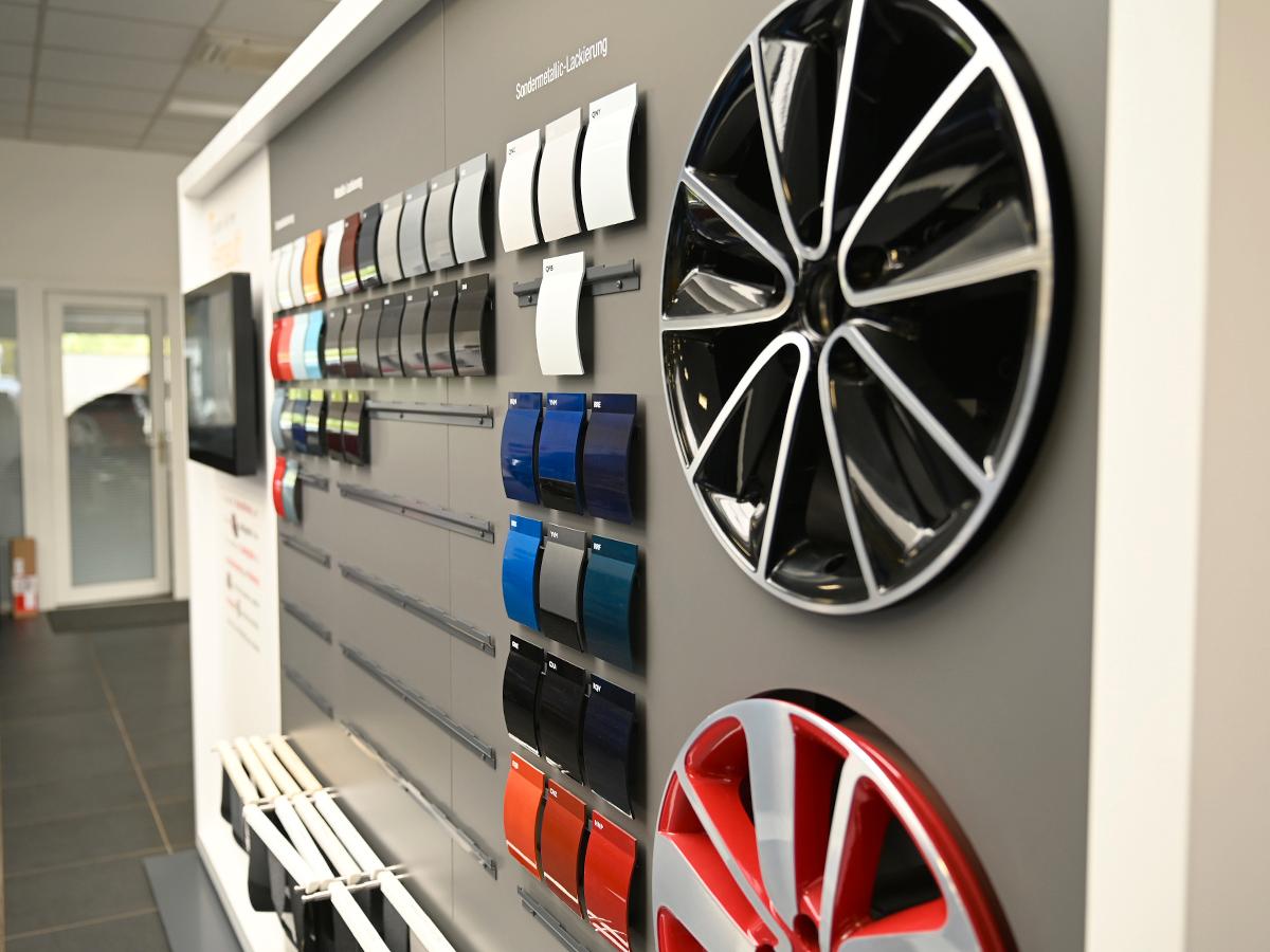 showroom-image-top