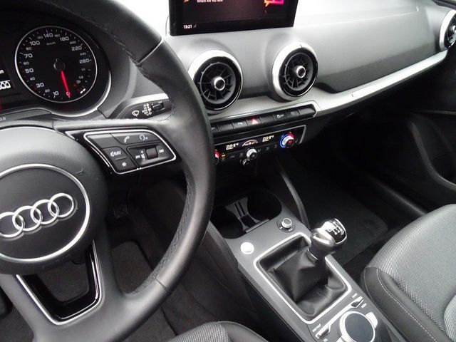 Q2 30 TFSI advanced - LED / Navi