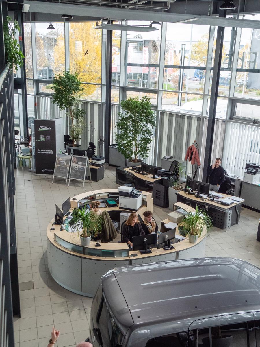 showroom-image-main