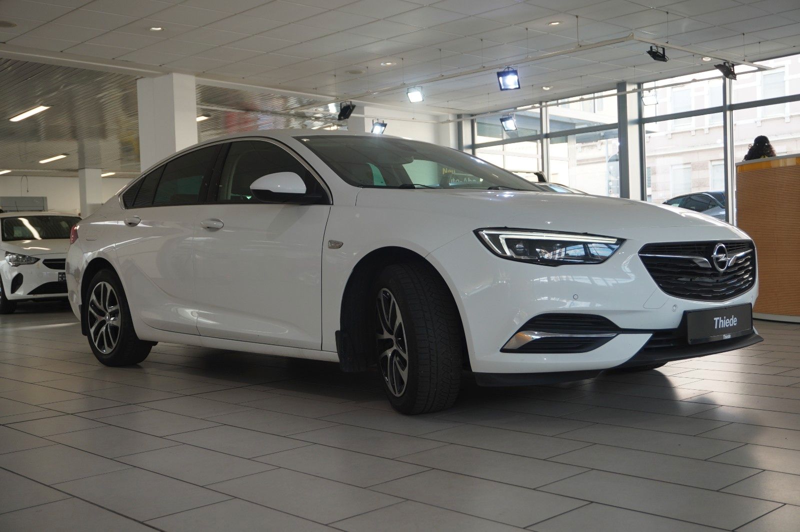 Fahrzeugabbildung Opel Insignia B GS 1.5T DYNAMIC NAVI/LED/SPORT/SH/AHK