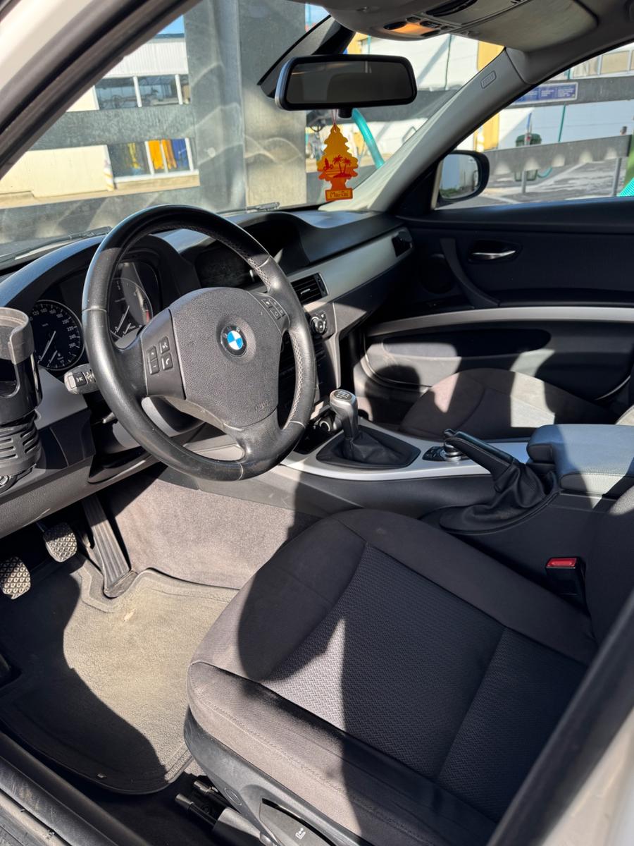 BMW 316 2010 — photo 9