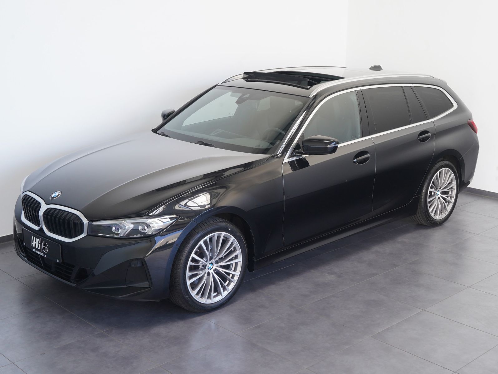 Fahrzeugabbildung BMW 320 d xDrive Touring LED/NAVI/ACC/PANORAMA