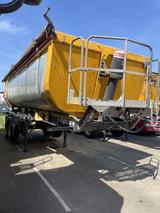 Schwarzmüller Thermokippmulde 2-Achsen - Tieflader 2 achs