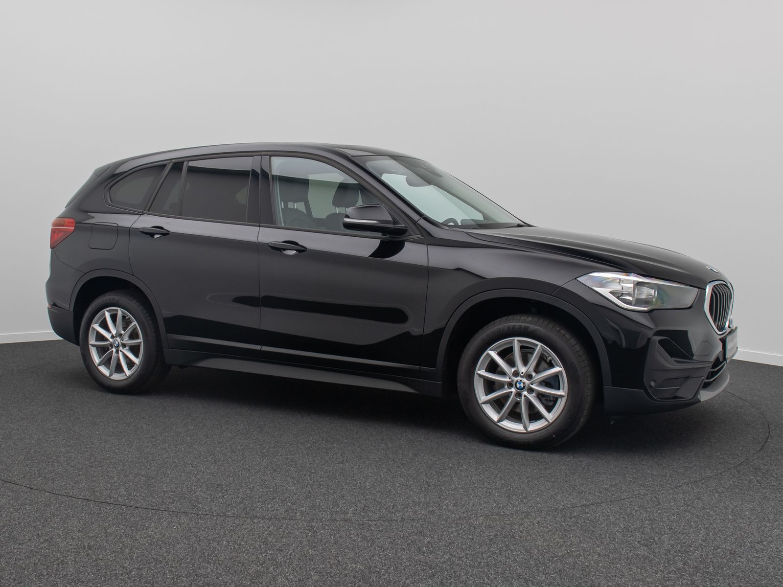 Fahrzeugabbildung BMW X1 sD18i Panorama Kamera DAB Navi Komfort Leder