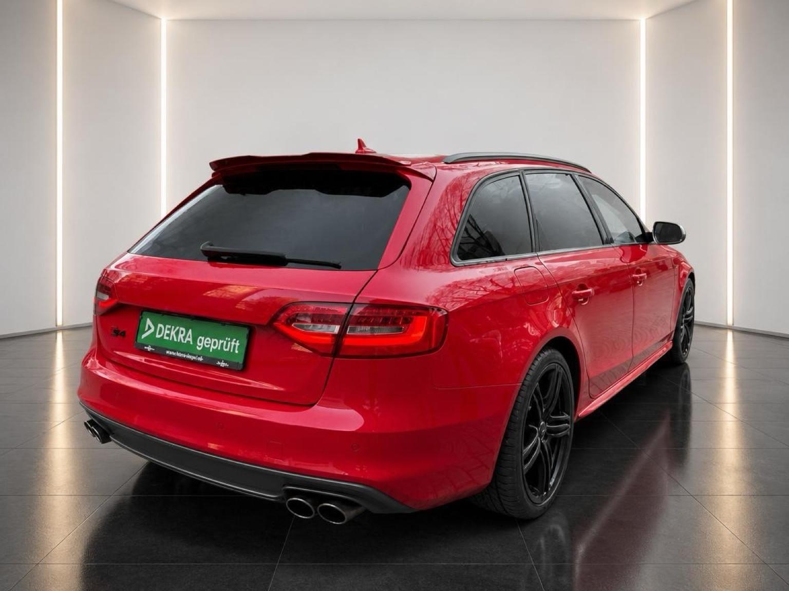Audi S4 Avant 3.0 TFSI quattro 333 S tronic / Bang & Olufsen / Chauffage stationnaire / Sièges à mémoire
