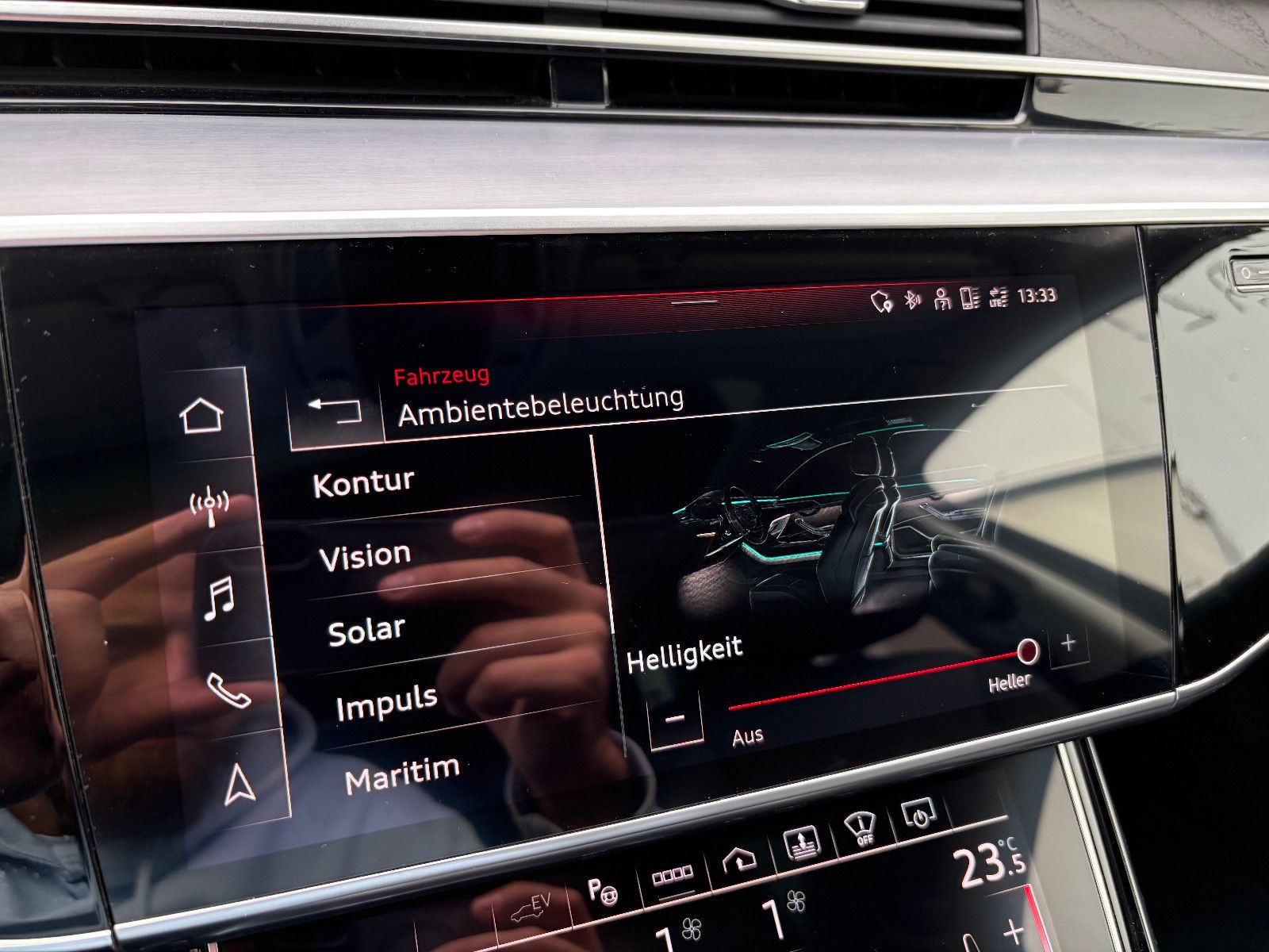 Fahrzeugabbildung Audi A8 60 TFSI e L quattro/Chauffeur-Paket/Fond-TV/