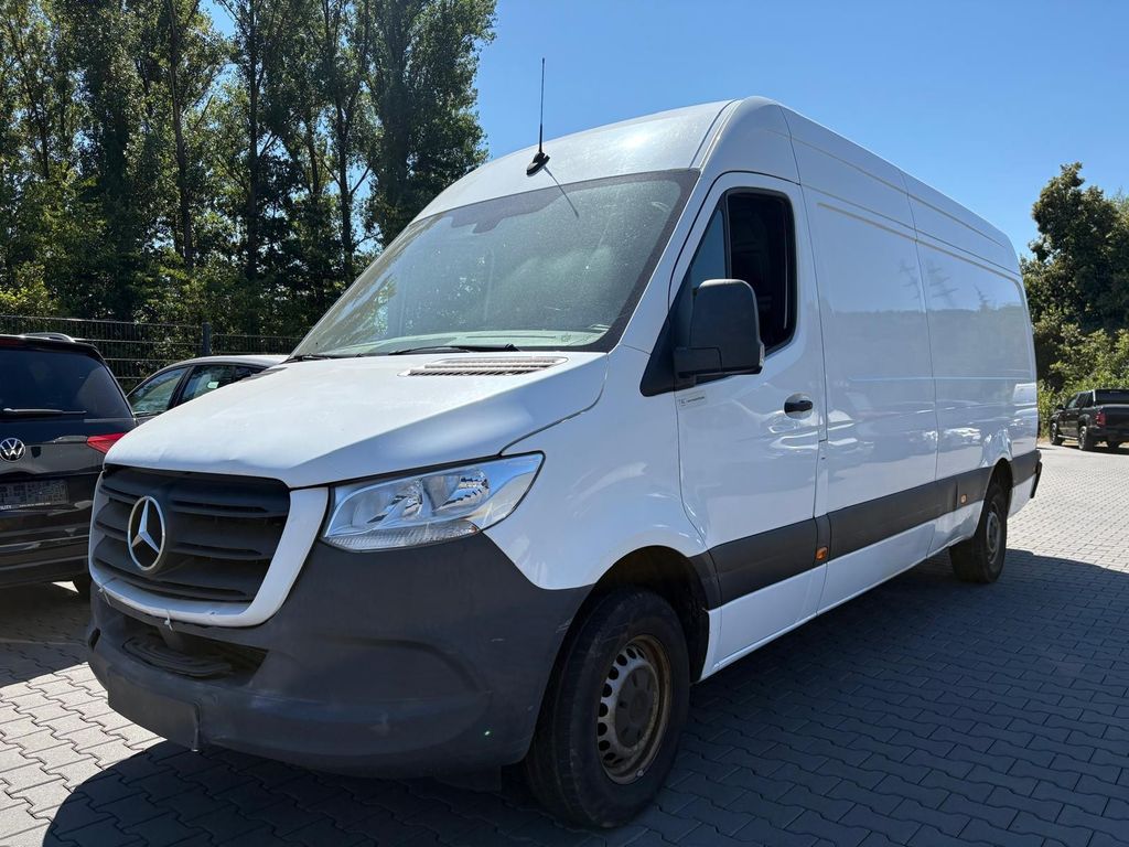 Image of Mercedes-Benz Sprinter