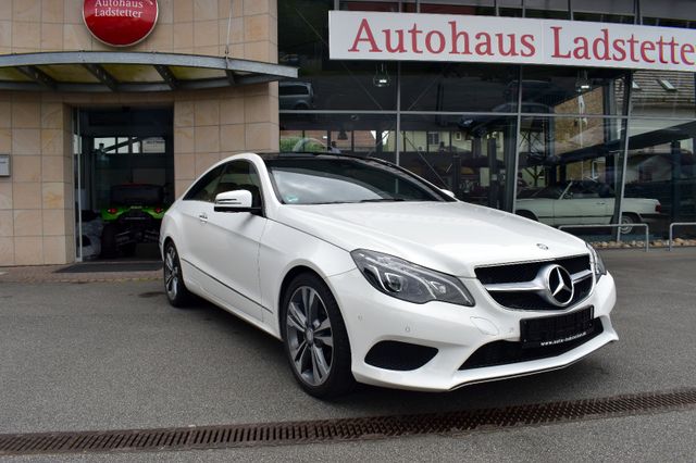 Mercedes-Benz E220 d Coupe*Sport Paket*Panorama*LED*Kamera*