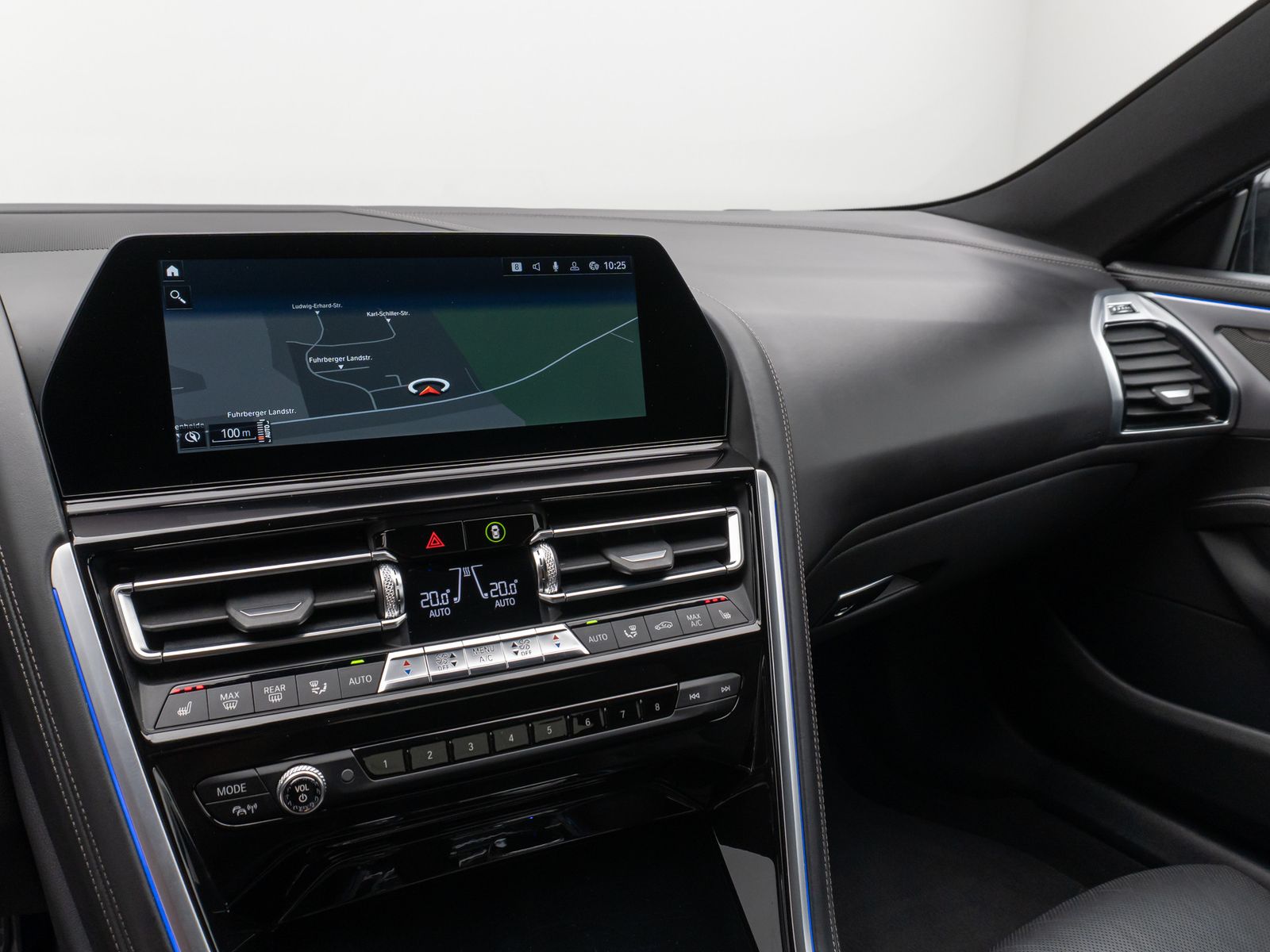 Fahrzeugabbildung BMW M850i xD Kamera HUD DAB H/K ACC SoftCl DisplKey